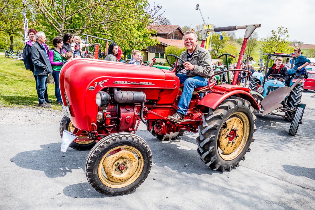 Foto: Martin Zehrer - Bulldogtreffen Kirchenpingarten am 7. Mai 2017: auf gehts zur Rundfahrt mit ca. 300 Traktoren...  