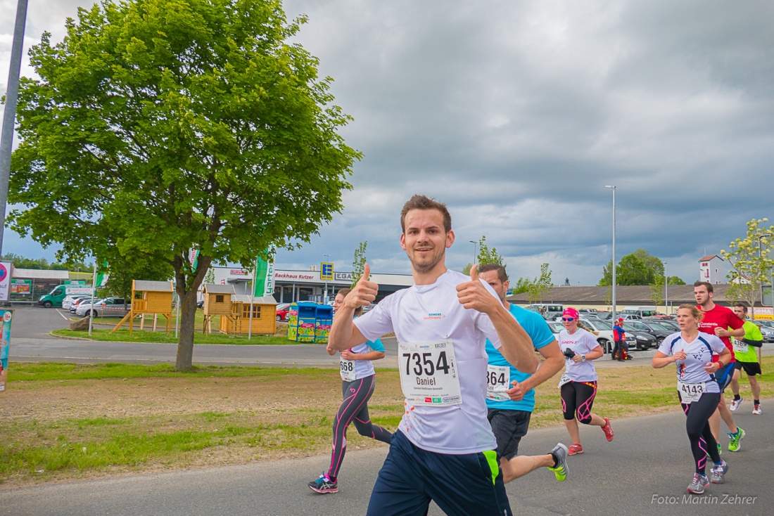 Foto: Martin Zehrer - Nofi-Lauf 2017: Start am Stadtplatz und Ziel beim Siemens... 5,9 Kilometer durch Kemnath und rund herum. Mehr als 8000 Teilnehmer fanden sich in Kemnath zusammen um die S 