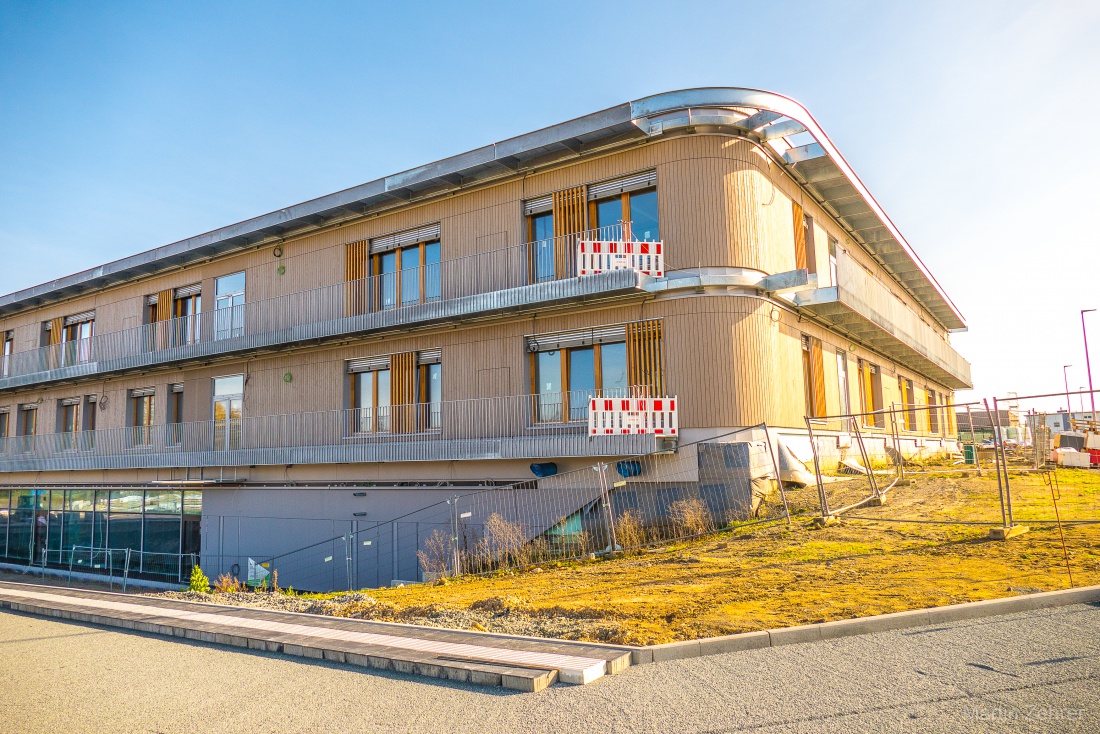 Foto: Martin Zehrer - Der Neubau der kemnather Realschule nimmt seine letztendliche Form an. 