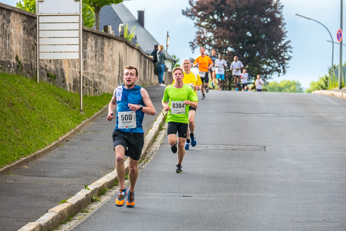 Foto: Martin Zehrer - Nofi-Lauf 2017: Start am Stadtplatz und Ziel beim Siemens... 5,9 Kilometer durch Kemnath und rund herum. Mehr als 8000 Teilnehmer fanden sich in Kemnath zusammen um die S 