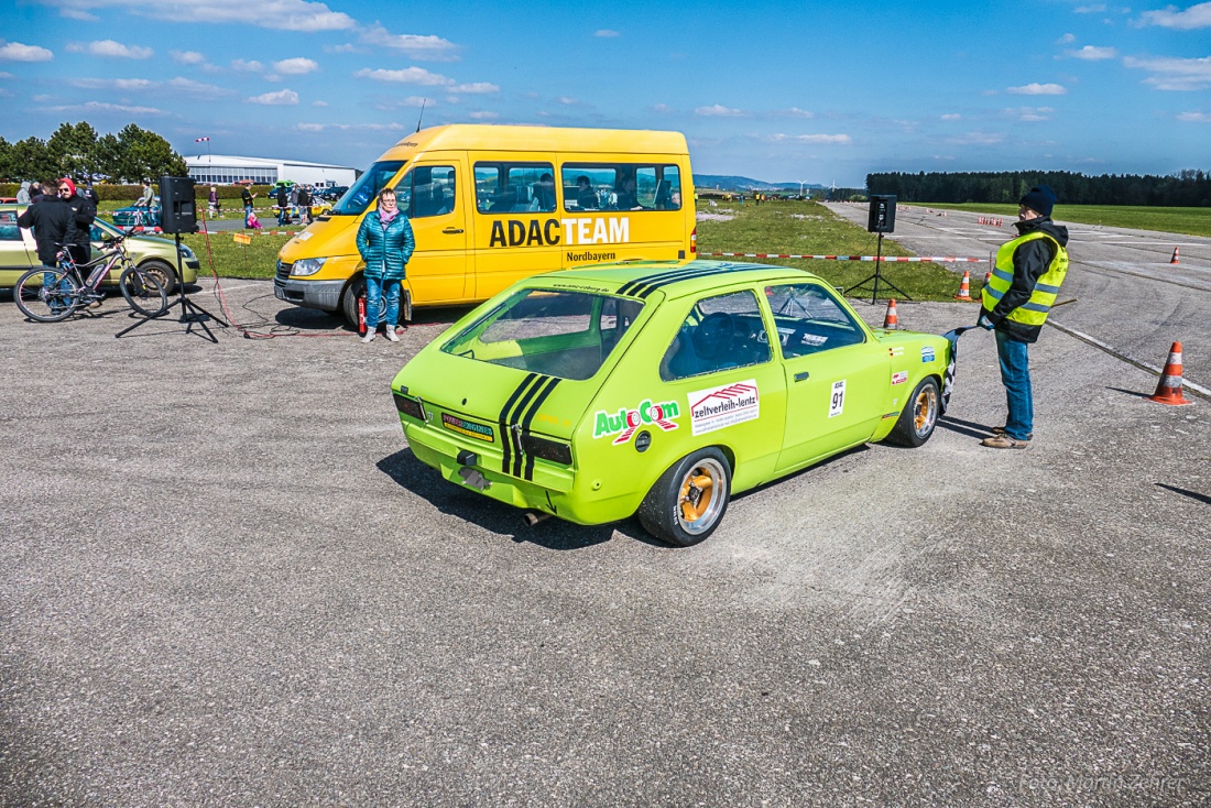 Foto: Martin Zehrer - Opel Kadett C City - Wann hab ich so ein Fahrzeug das letzte Mal gesehen... Hier am Start zum Slalom auf dem Speichersdorfer Flugplatz... 