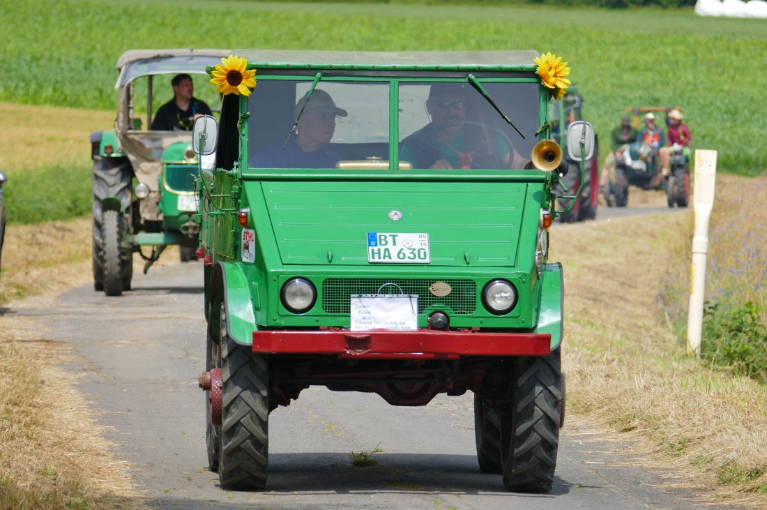 Foto: Martin Zehrer - Traktortreffen 2016 in Oberwappenöst<br />
Trotz Regen am Vormittag kamen an diesem Sonntag ca. 120 Oldtimer-Bulldogs und unzählige Besucher. Zum Mittag hin klarte das Wetter  