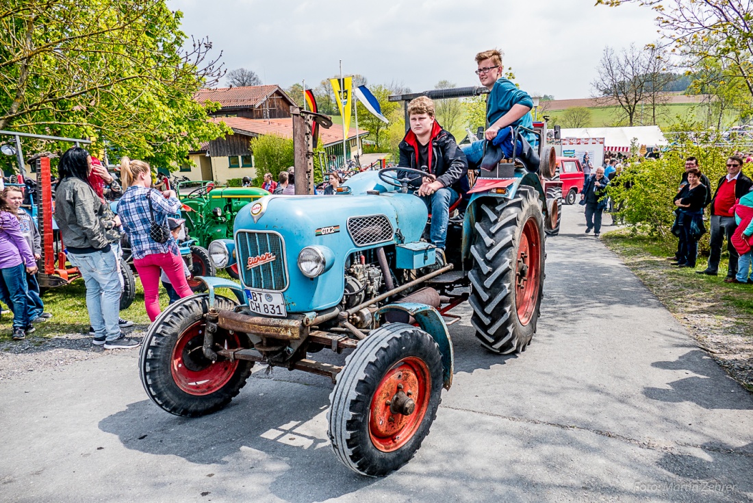 Foto: Martin Zehrer - Bulldogtreffen Kirchenpingarten am 7. Mai 2017: auf gehts zur Rundfahrt mit ca. 300 Traktoren...  