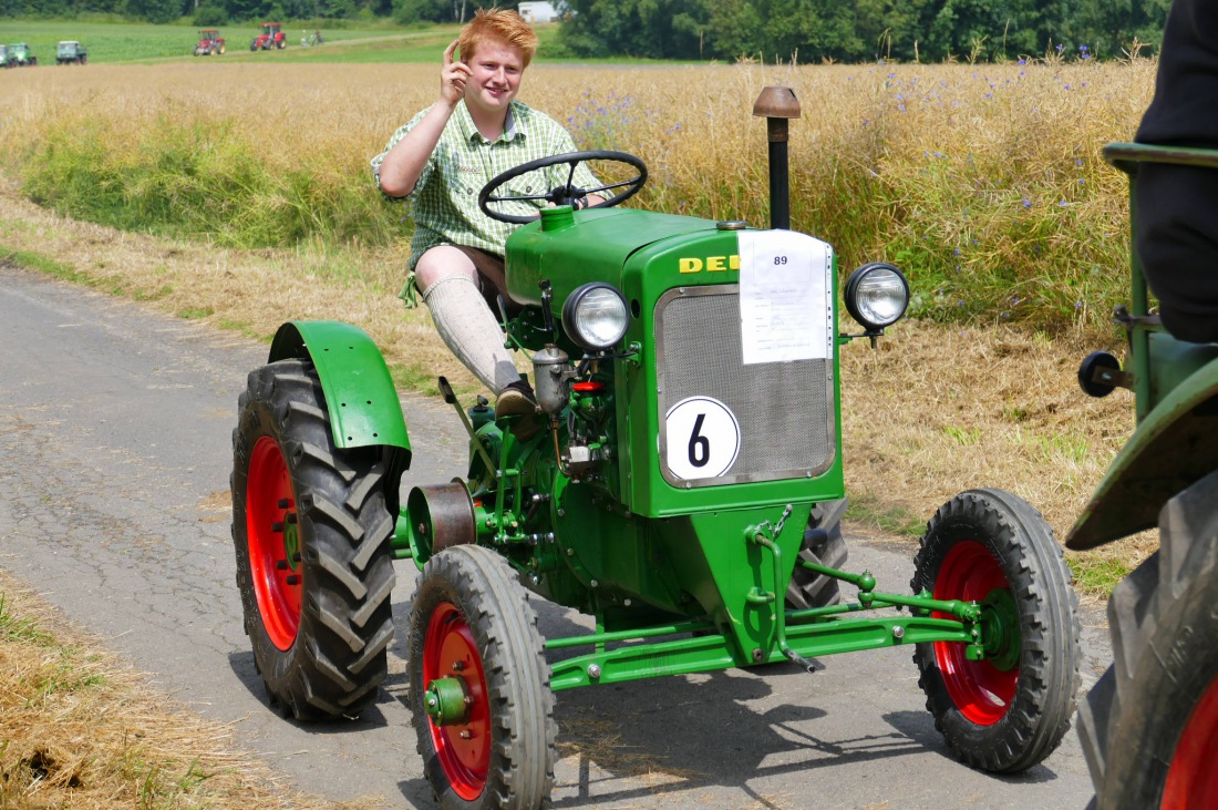 Foto: Martin Zehrer - Traktortreffen 2016 in Oberwappenöst<br />
Trotz Regen am Vormittag kamen an diesem Sonntag ca. 120 Oldtimer-Bulldogs und unzählige Besucher. Zum Mittag hin klarte das Wetter  