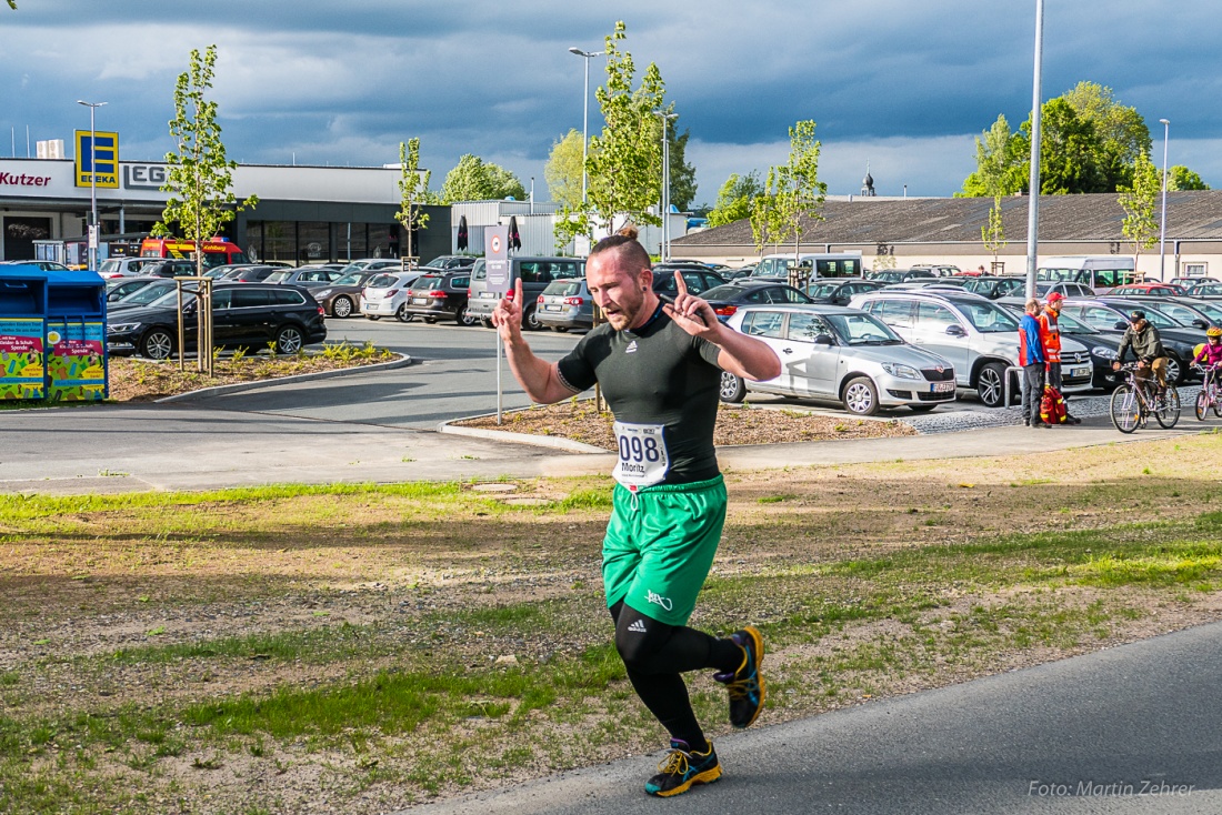 Foto: Martin Zehrer - Nofi-Lauf 2017: Start am Stadtplatz und Ziel beim Siemens... 5,9 Kilometer durch Kemnath und rund herum. Mehr als 8000 Teilnehmer fanden sich in Kemnath zusammen um die S 