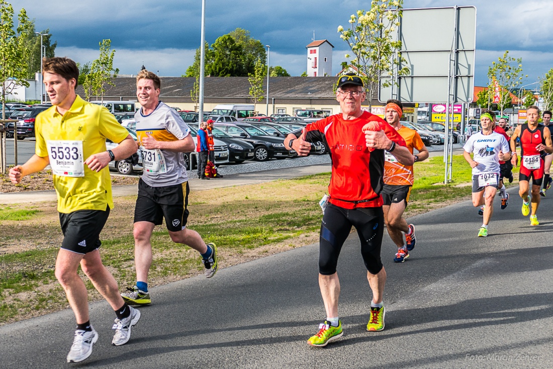 Foto: Martin Zehrer - Nofi-Lauf 2017: Start am Stadtplatz und Ziel beim Siemens... 5,9 Kilometer durch Kemnath und rund herum. Mehr als 8000 Teilnehmer fanden sich in Kemnath zusammen um die S 