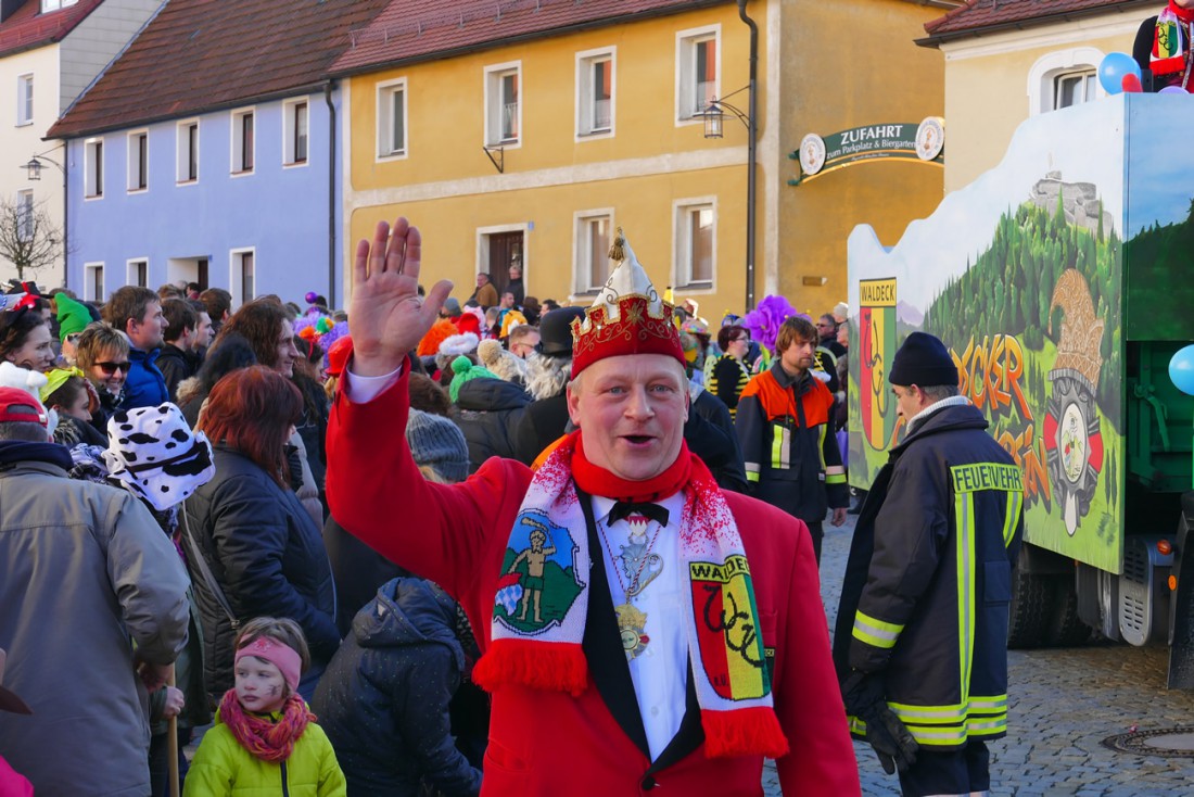 Foto: Martin Zehrer - Michl... Helau!!!!<br />
<br />
44. Faschingszug durch Waldeck am 7. Februar 2016!<br />
<br />
Tanzen, lachen und Gaudi machen ;-)<br />
<br />
Viele Gaudiwagen und unzählige Besucher trafen in Walde 