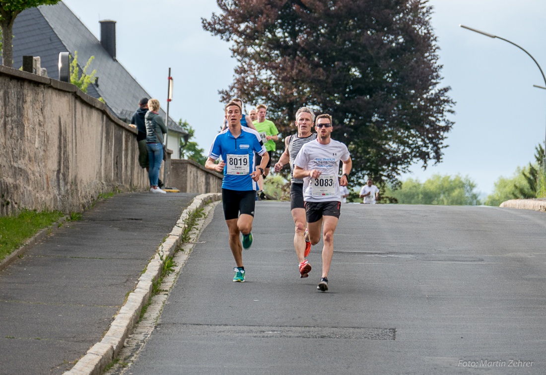 Foto: Martin Zehrer - Nofi-Lauf 2017: Start am Stadtplatz und Ziel beim Siemens... 5,9 Kilometer durch Kemnath und rund herum. Mehr als 8000 Teilnehmer fanden sich in Kemnath zusammen um die S 