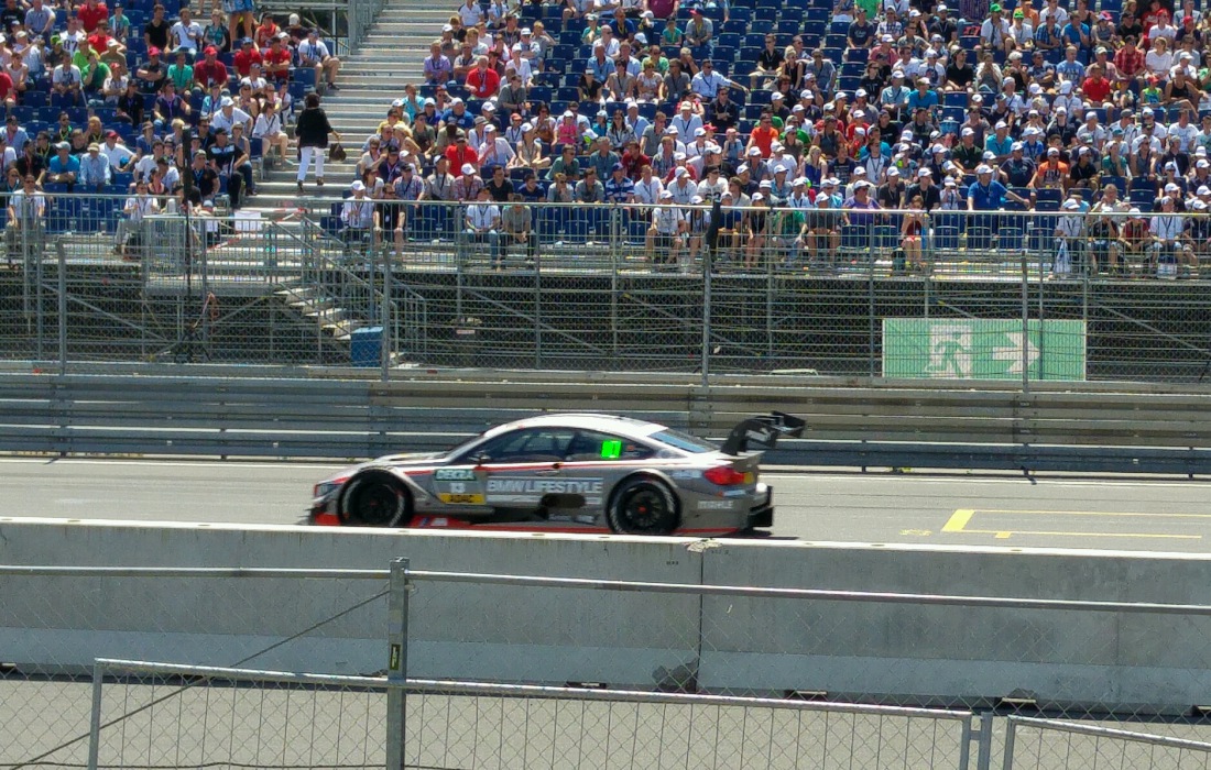 Foto: Martin Zehrer - DTM-Wochenende in Nürnberg<br />
- die Autos waren extrem schnell und saumäßig laut ;-)<br />
<br />
Dankschön für die Karten, Martin Geißler und Autohaus Popp ;-) 