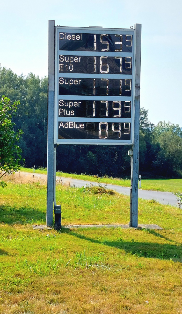 Foto: Martin Zehrer - Tanken - Preise in Neusorg beim Daubner am  Samstag, 31. August 2024<br />
<br />
Diesel und Benzin<br />
<br />
Temperatur bei 24 Grad, ein wunderschöner Spätsommer-Tag.<br />
<br />
Die letzten Tage 