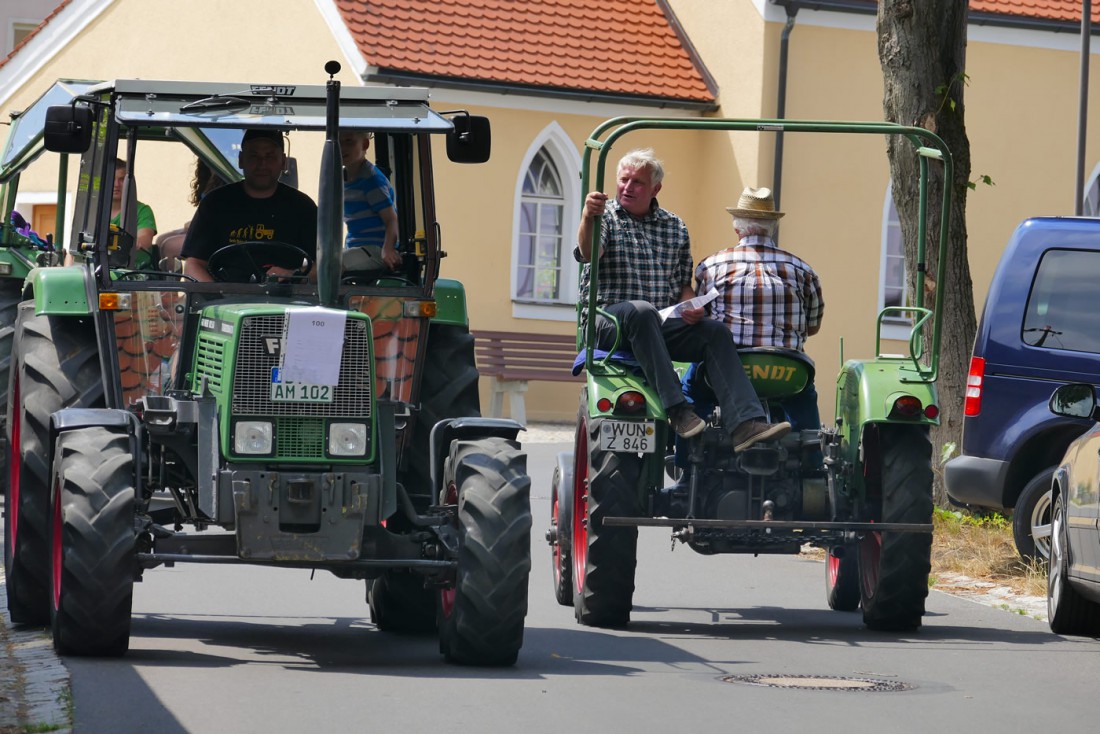 Foto: Martin Zehrer - Man trifft sich in Oberwappenöst auf dem Bulldogtreffen ;-) 