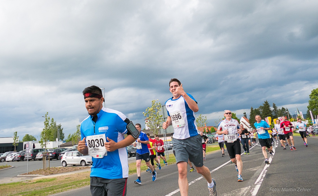 Foto: Martin Zehrer - Nofi-Lauf 2017: Start am Stadtplatz und Ziel beim Siemens... 5,9 Kilometer durch Kemnath und rund herum. Mehr als 8000 Teilnehmer fanden sich in Kemnath zusammen um die S 