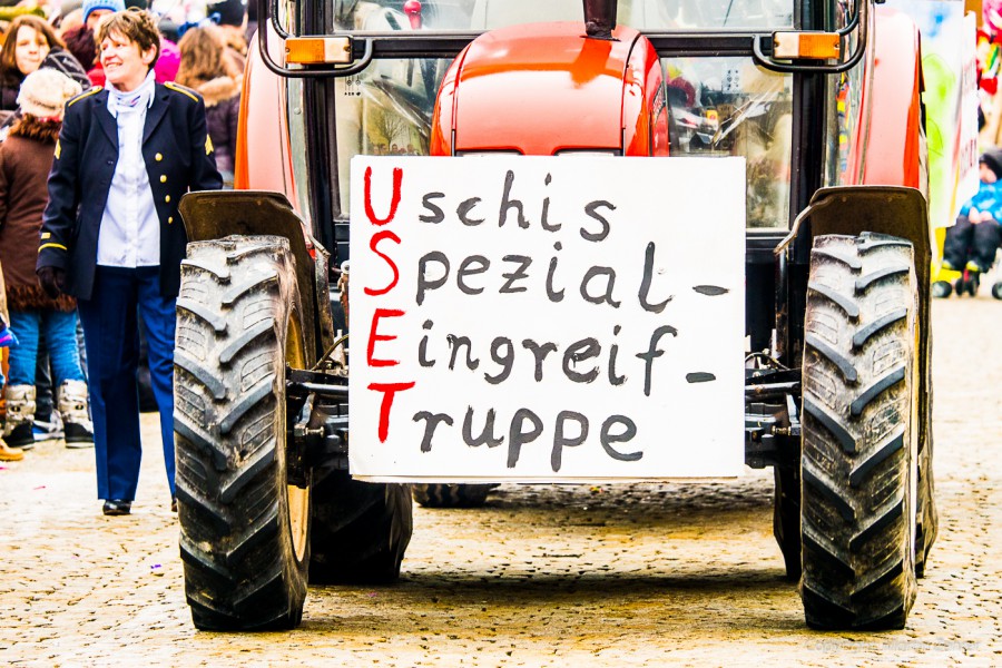 Foto: Martin Zehrer - Faschingszug durch Waldeck. Am Sonntag, den 15.2.2015 war es wieder so weit. Ein langer Zug<br />
mit zig Gaudiwagen und Hunderten Narren zog durch den Waldecker Markt. Mit vi 