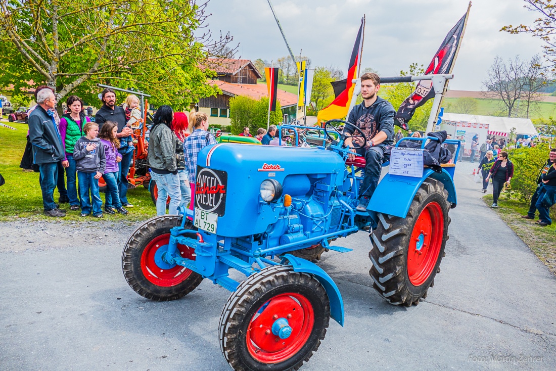 Foto: Martin Zehrer - Bulldogtreffen Kirchenpingarten am 7. Mai 2017: auf gehts zur Rundfahrt mit ca. 300 Traktoren...  