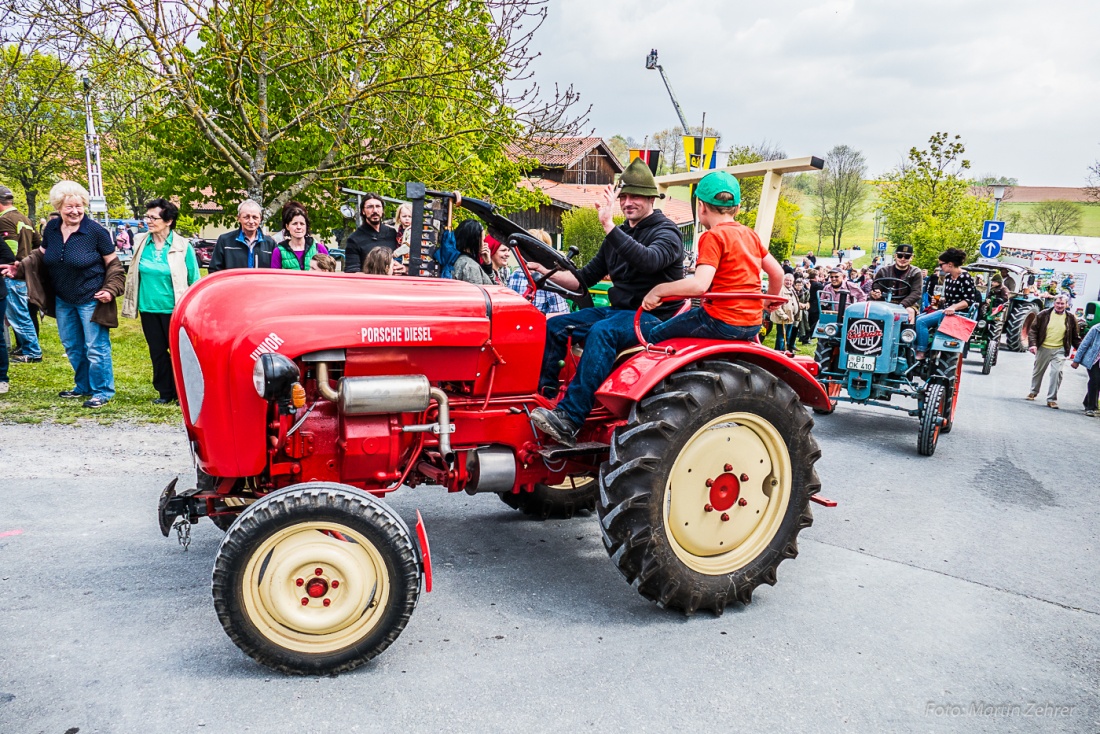 Foto: Martin Zehrer - Bulldogtreffen Kirchenpingarten am 7. Mai 2017: auf gehts zur Rundfahrt mit ca. 300 Traktoren...  