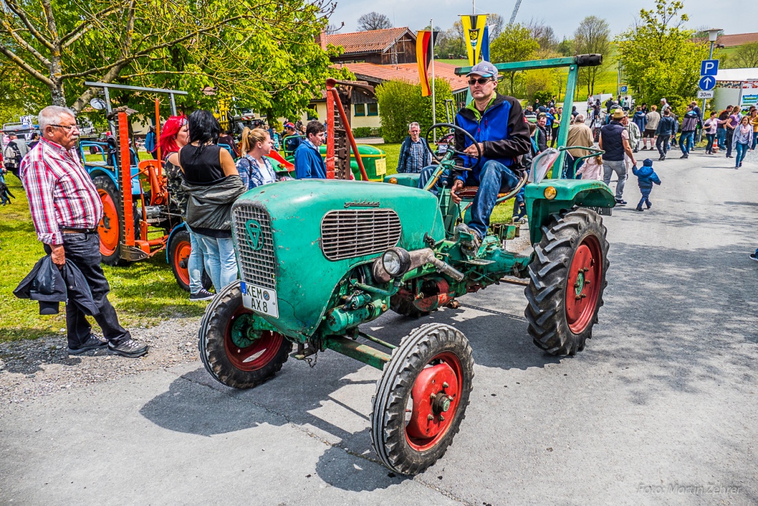 Foto: Martin Zehrer - Bulldogtreffen Kirchenpingarten am 7. Mai 2017: auf gehts zur Rundfahrt mit ca. 300 Traktoren... <br />
 