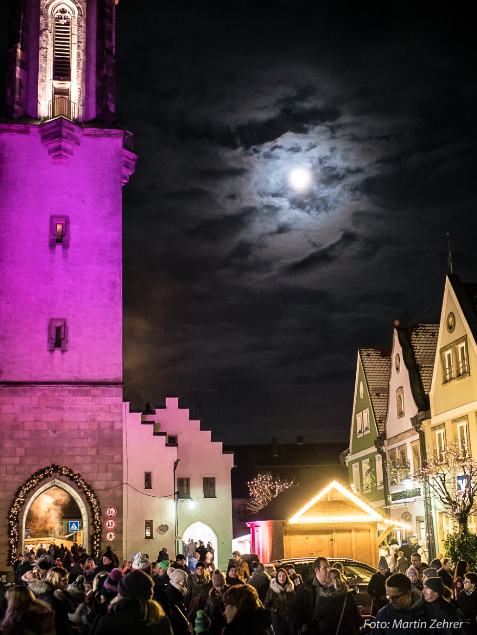 Foto: Martin Zehrer - WOW... Top Lichter- und Farbenspiel beim Candle-Light-Shopping 2017 in Kemnath 