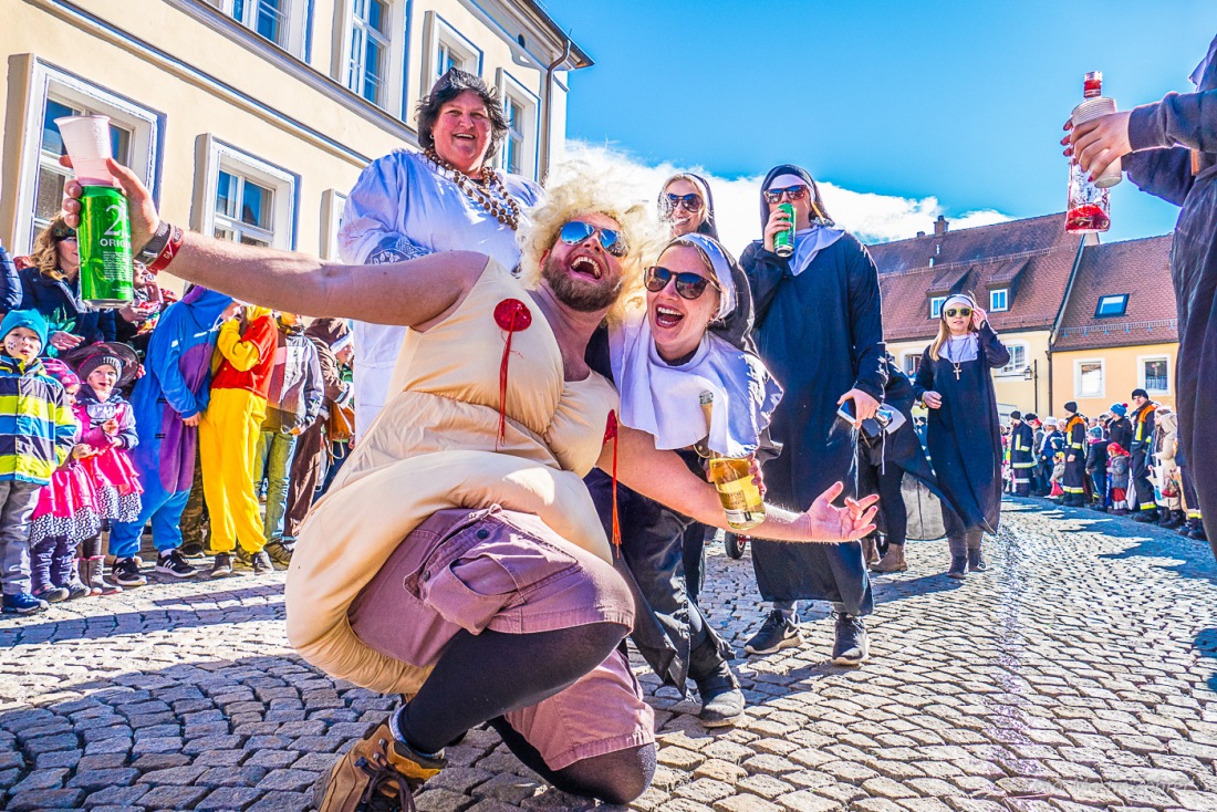 Foto: Martin Zehrer - Fasching in Waldeck 2017... viele Narren, lustiges Volk und Hammer-Wetter :-) 