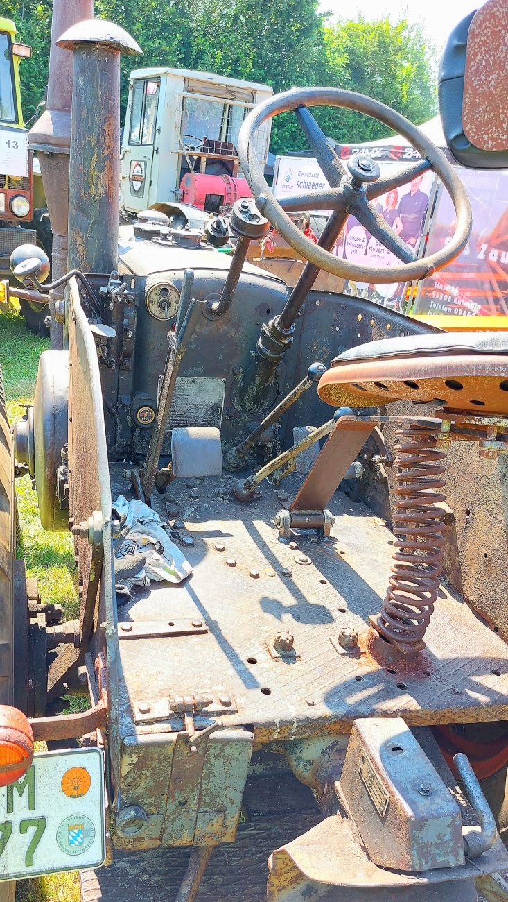 Foto: Martin Zehrer - Schaltzentrale eines Lanz Bulldogs von 1939.<br />
<br />
Gesehen auf dem Oldtimer-Treffen in Oberwappenöst... 