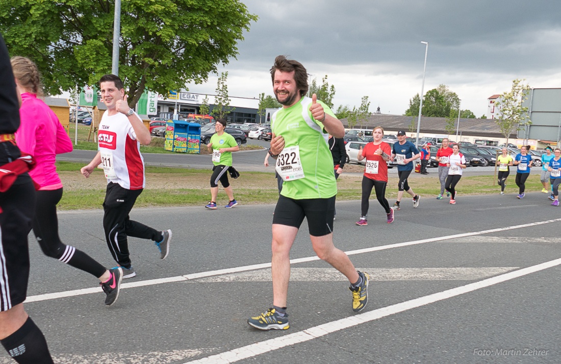 Foto: Martin Zehrer - Nofi-Lauf 2017: Start am Stadtplatz und Ziel beim Siemens... 5,9 Kilometer durch Kemnath und rund herum. Mehr als 8000 Teilnehmer fanden sich in Kemnath zusammen um die S 