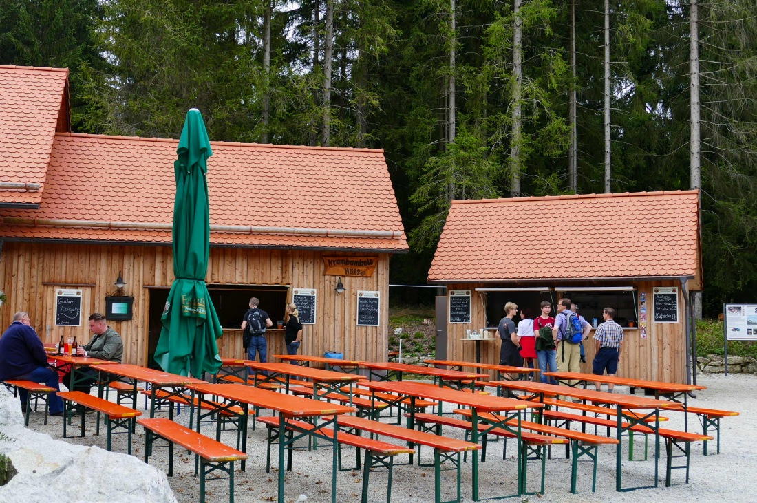 Foto: Martin Zehrer - Wandern im Steinwald<br />
<br />
Außenbewirtschaftung am Waldhaus, perfektes Wanderziel bei schönem Wetter 