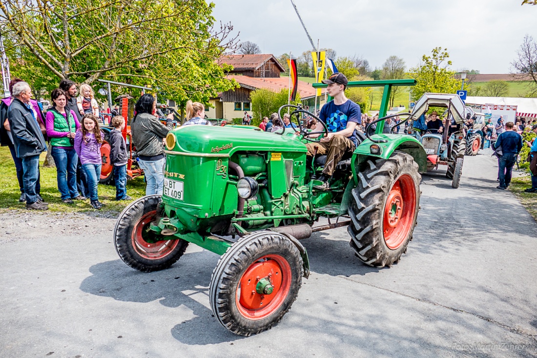 Foto: Martin Zehrer - Bulldogtreffen Kirchenpingarten am 7. Mai 2017: auf gehts zur Rundfahrt mit ca. 300 Traktoren...  