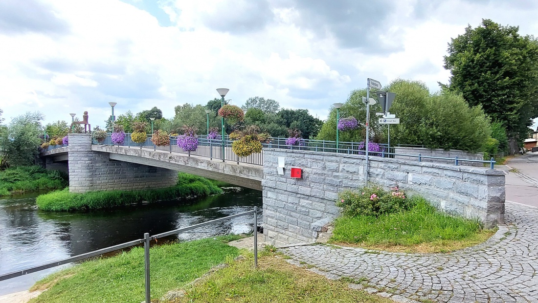 Foto: Martin Zehrer - Hier wurde einst der Klassiger "Die Brücke" gedreht.<br />
Diese Brücke befindet sich in Cham und führt über den Fluss  Regen. 