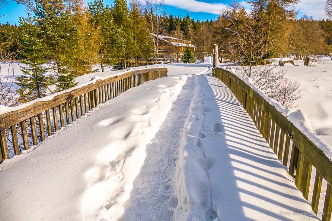 Foto: Martin Zehrer - Die Brücke zum Seehaus über den Fichtelsee am 20. Januar 2017 