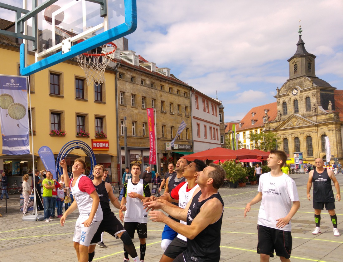 Foto: Martin Zehrer - Samstag, 13. August 2016 - Bayreuther Stadtmeisterschaft in Basketball wird zur Innen-Stadt-Meisterschaft ;-) 