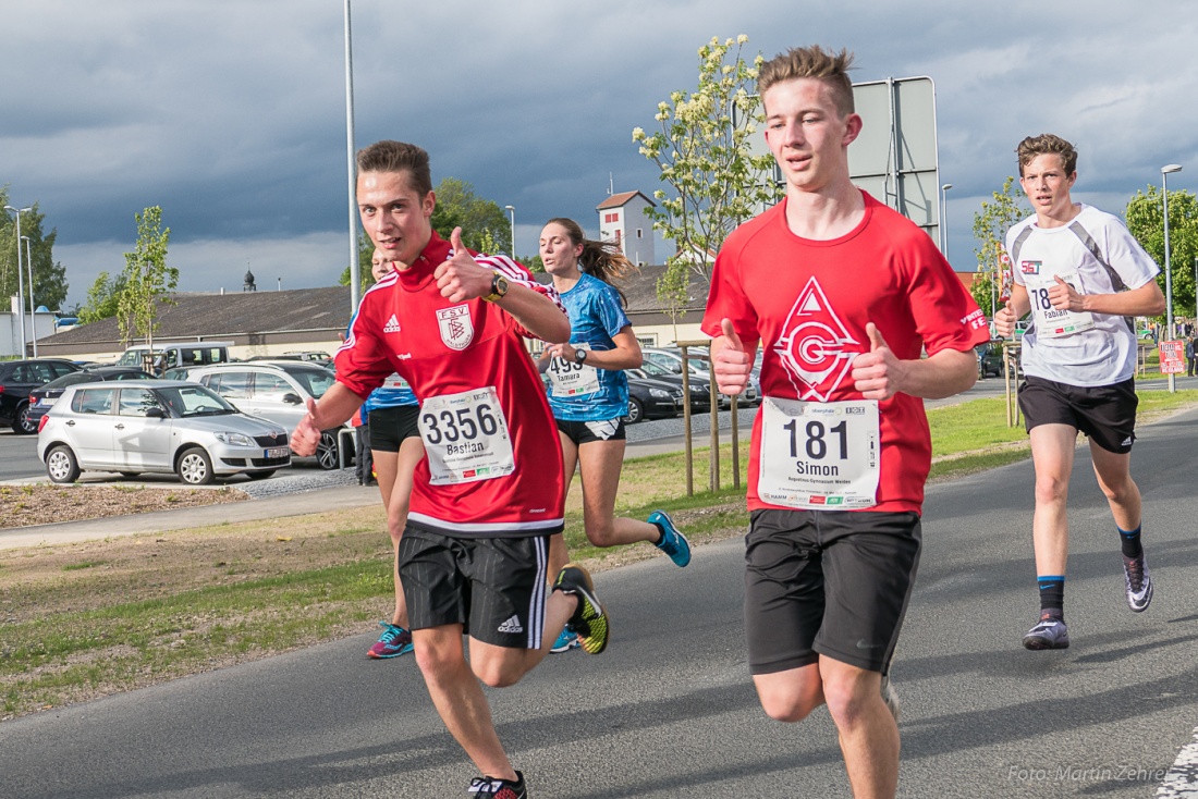 Foto: Martin Zehrer - Nofi-Lauf 2017: Start am Stadtplatz und Ziel beim Siemens... 5,9 Kilometer durch Kemnath und rund herum. Mehr als 8000 Teilnehmer fanden sich in Kemnath zusammen um die S 