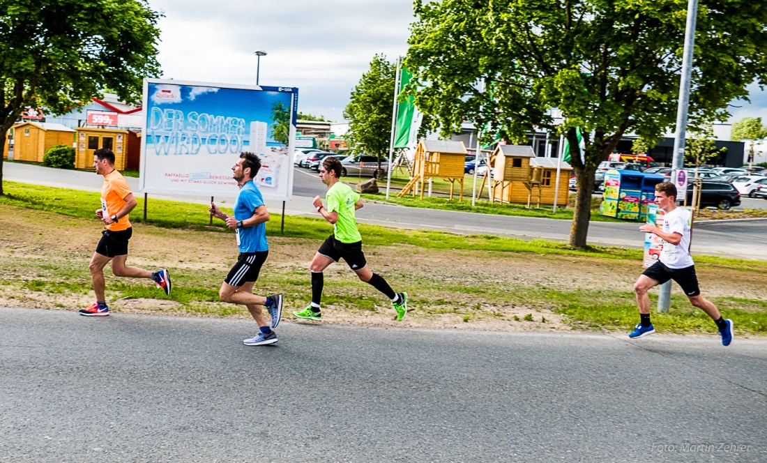 Foto: Martin Zehrer - Nofi-Lauf 2017: Start am Stadtplatz und Ziel beim Siemens... 5,9 Kilometer durch Kemnath und rund herum. Mehr als 8000 Teilnehmer fanden sich in Kemnath zusammen um die S 