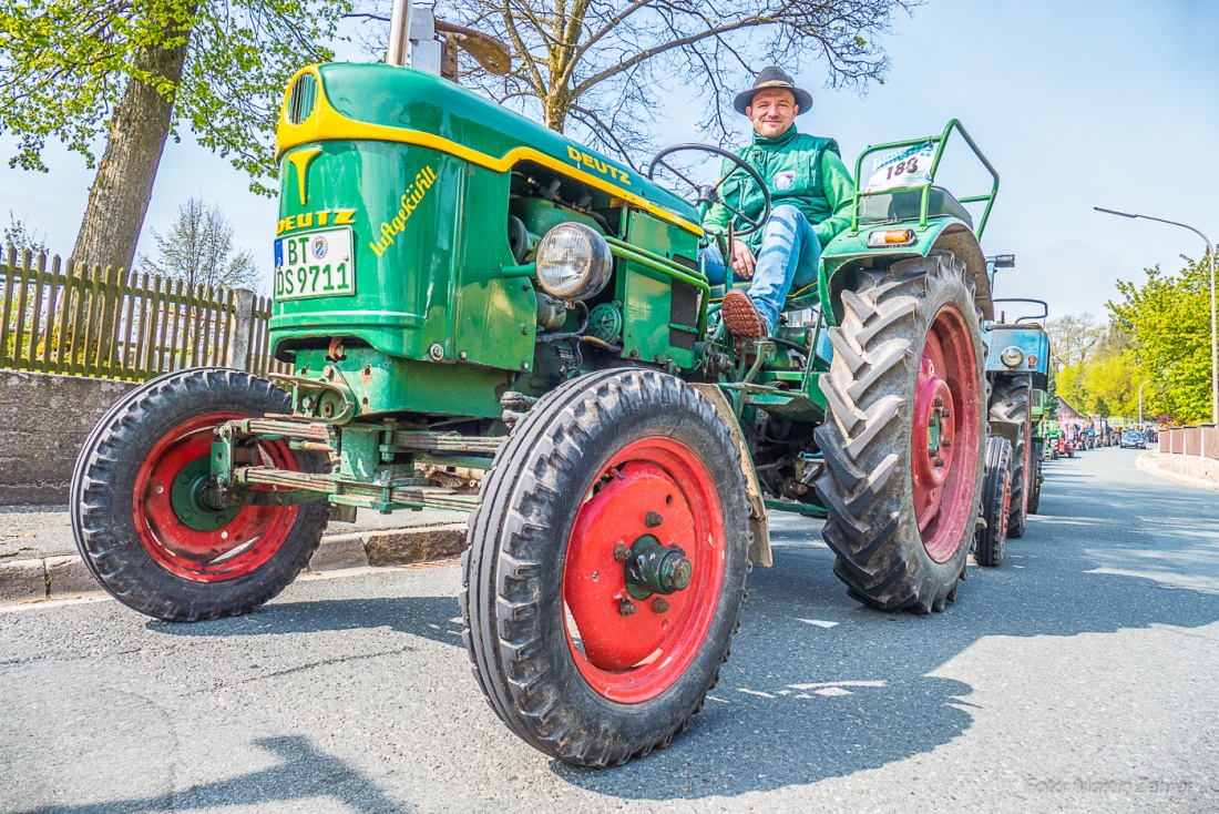 Foto: Martin Zehrer - Unschwer zu erkennen... Ein DEUTZ mit luftgekühltem Motor. Gesehen wurde dieser kleine Schlepper beim Traktor-Treffen in Kirchenpingarten. 