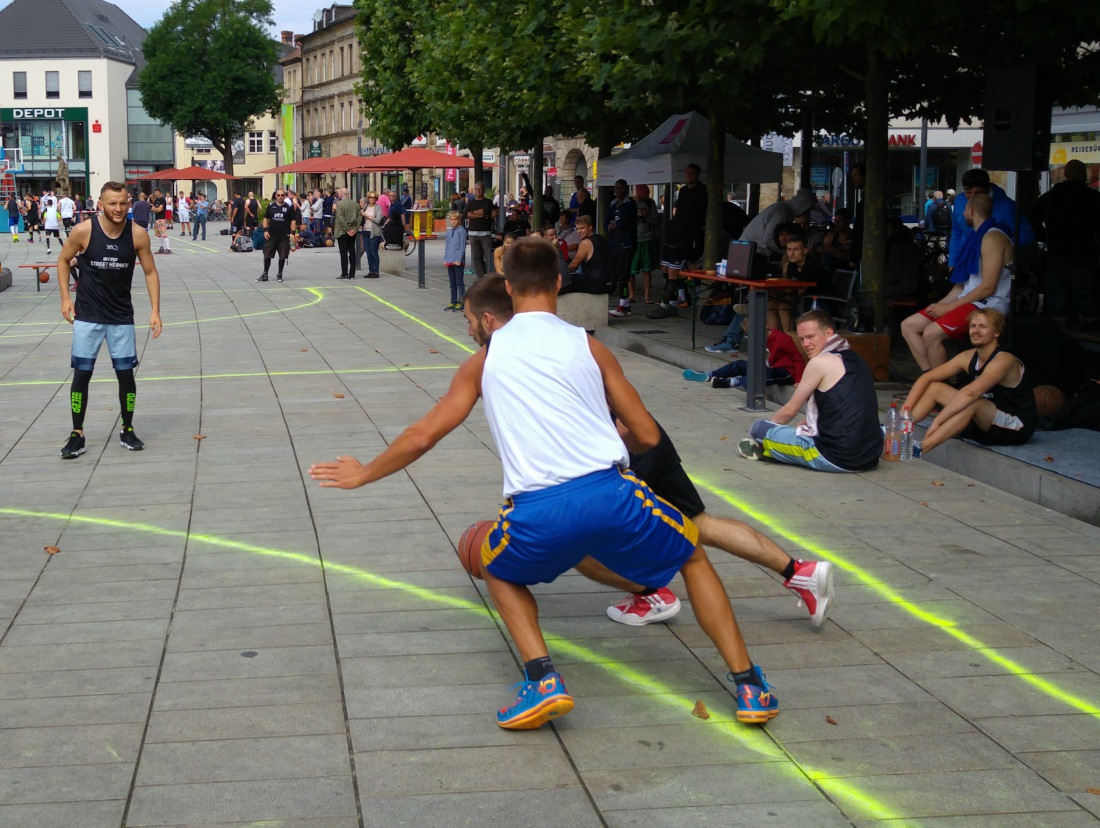 Foto: Martin Zehrer - Samstag, 13. August 2016 - Bayreuther Stadtmeisterschaft in Basketball wird zur Innen-Stadt-Meisterschaft ;-) 