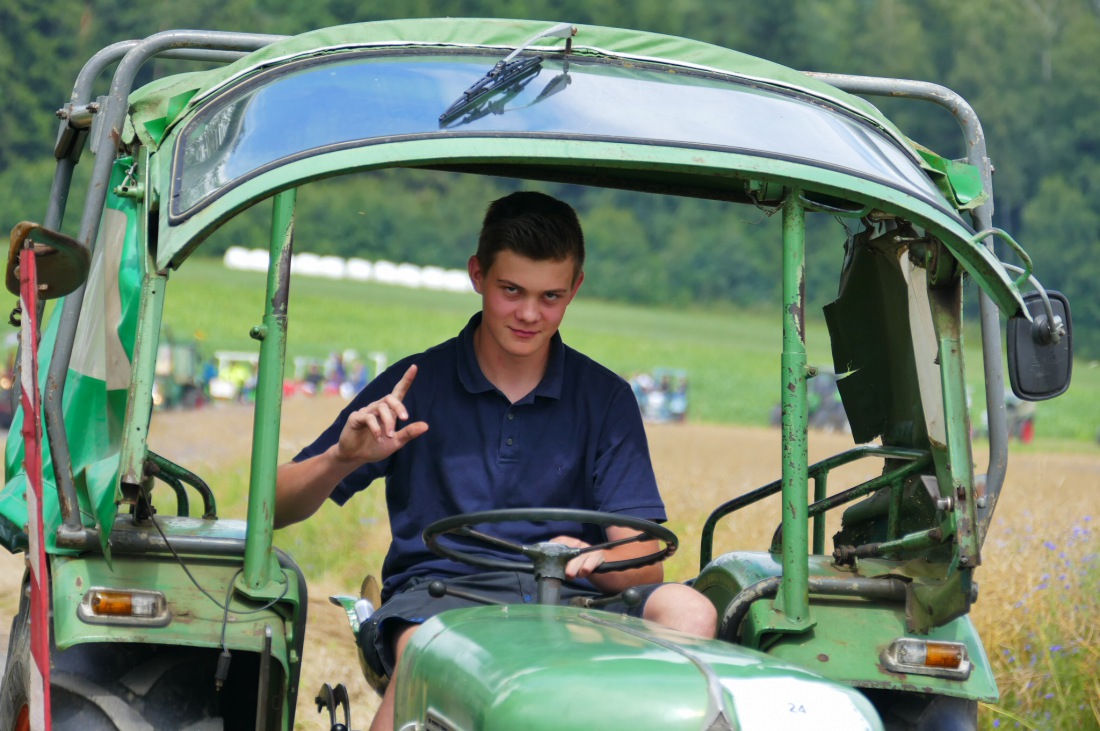 Foto: Martin Zehrer - Traktortreffen 2016 in Oberwappenöst<br />
Trotz Regen am Vormittag kamen an diesem Sonntag ca. 120 Oldtimer-Bulldogs und unzählige Besucher. Zum Mittag hin klarte das Wetter  