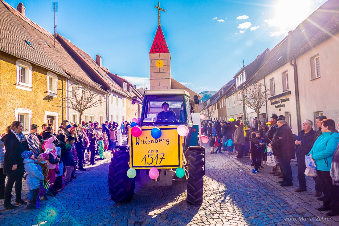 Foto: Martin Zehrer - Fasching in Waldeck 2017... viele Narren, lustiges Volk und Hammer-Wetter :-)  