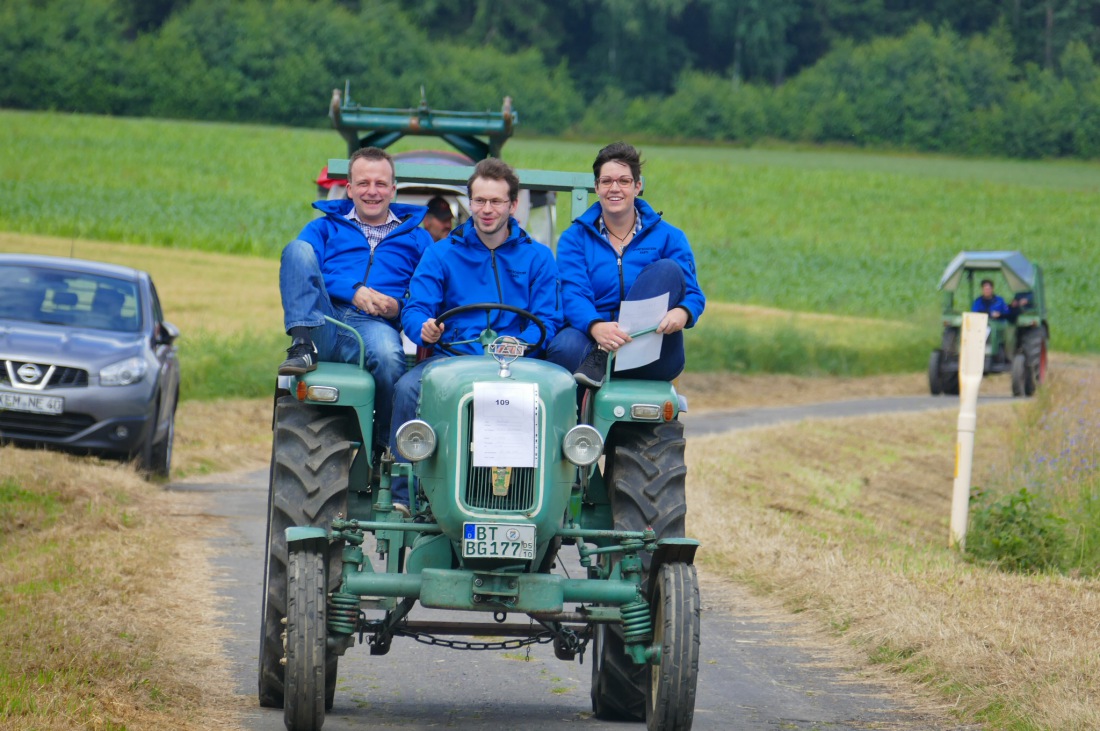 Foto: Martin Zehrer - Traktortreffen 2016 in Oberwappenöst<br />
Trotz Regen am Vormittag kamen an diesem Sonntag ca. 120 Oldtimer-Bulldogs und unzählige Besucher. Zum Mittag hin klarte das Wetter  