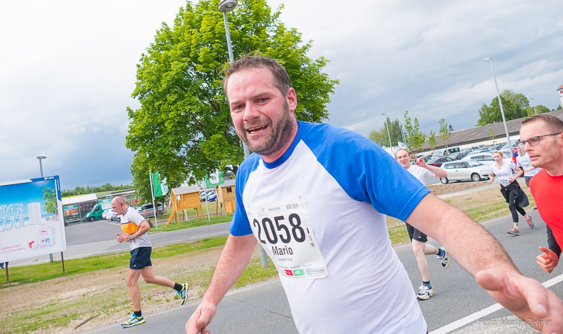 Foto: Martin Zehrer - Hahhaaa!!! Mario!!! Gib Gummi!!! :-)<br />
<br />
Nofi-Lauf 2017: Start am Stadtplatz und Ziel beim Siemens... 5,9 Kilometer durch Kemnath und rund herum. Mehr als 8000 Teilnehmer  