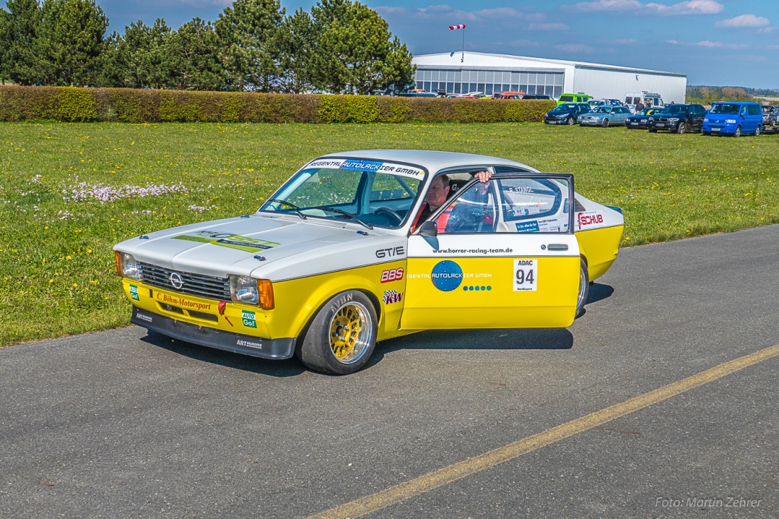 Foto: Martin Zehrer - Flugplatz-Slalom in Speichersdorf... Opel C Coupe fehlt niemals auf solchen Veranstaltungen ;-) 