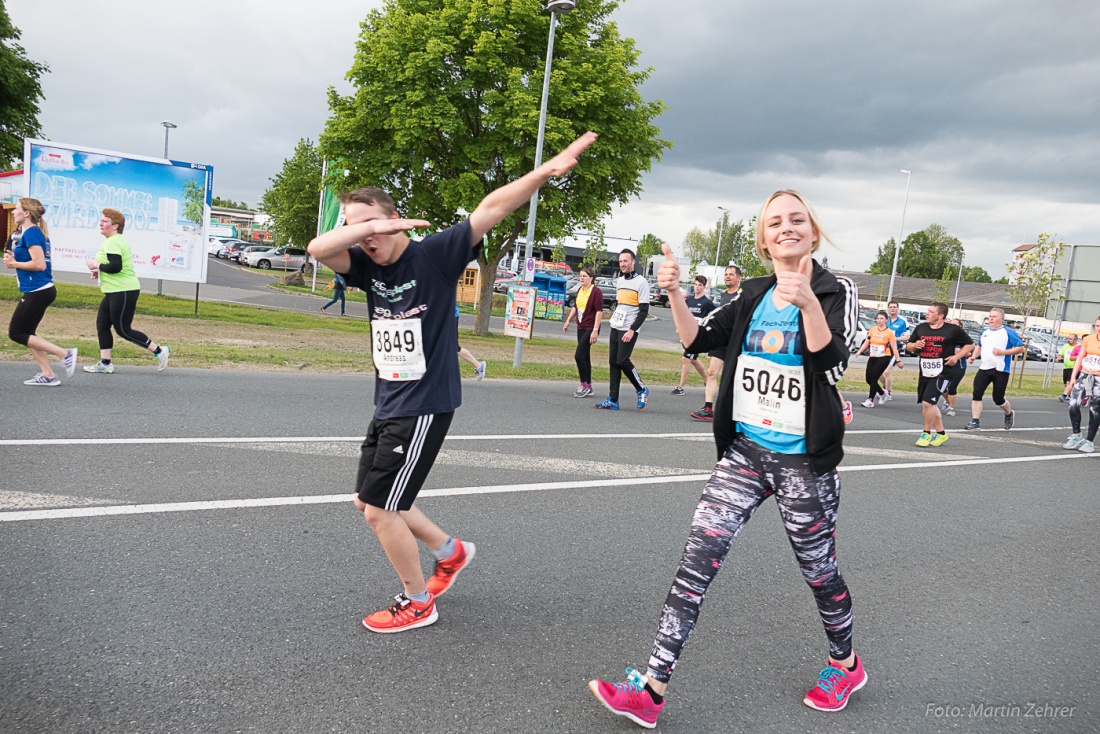 Foto: Martin Zehrer - Nofi-Lauf 2017: Start am Stadtplatz und Ziel beim Siemens... 5,9 Kilometer durch Kemnath und rund herum. Mehr als 8000 Teilnehmer fanden sich in Kemnath zusammen um die S 