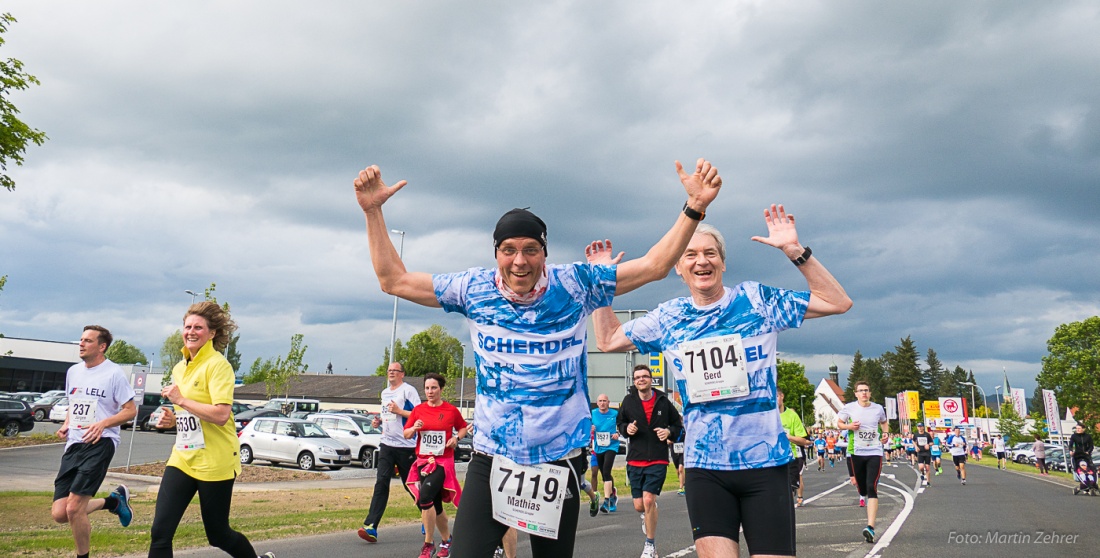 Foto: Martin Zehrer - Nofi-Lauf 2017 Kemnath joggen laufen sport Nofi-Lauf 2017: Start am Stadtplatz und Ziel beim Siemens... 5,9 Kilometer durch Kemnath und rund herum. Mehr als 8000 Teilnehm 