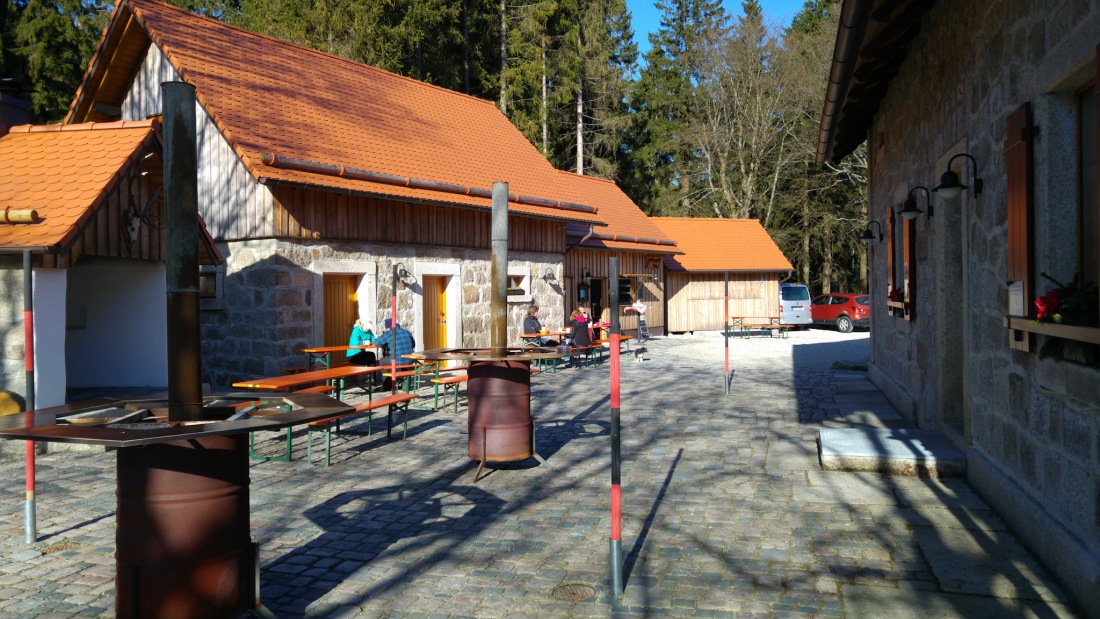 Foto: Martin Zehrer - Angekommen am Waldhaus im Steinwald... 