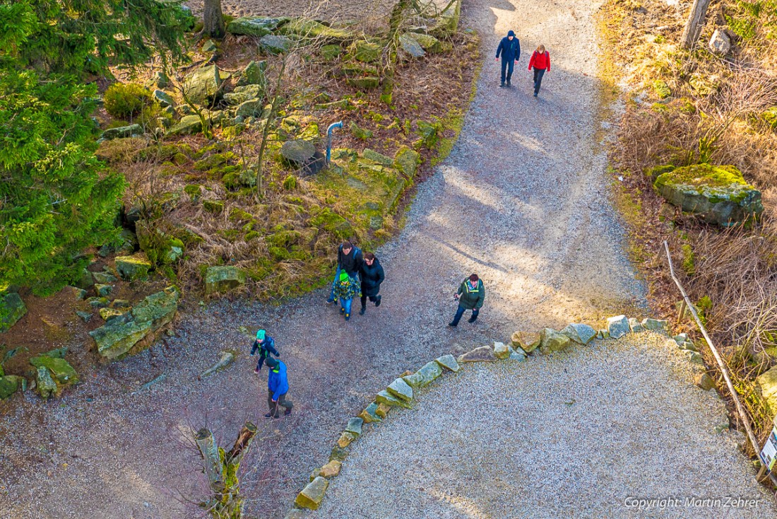 Foto: Martin Zehrer - Es kommen Wanderer zum Asenturm :-D 