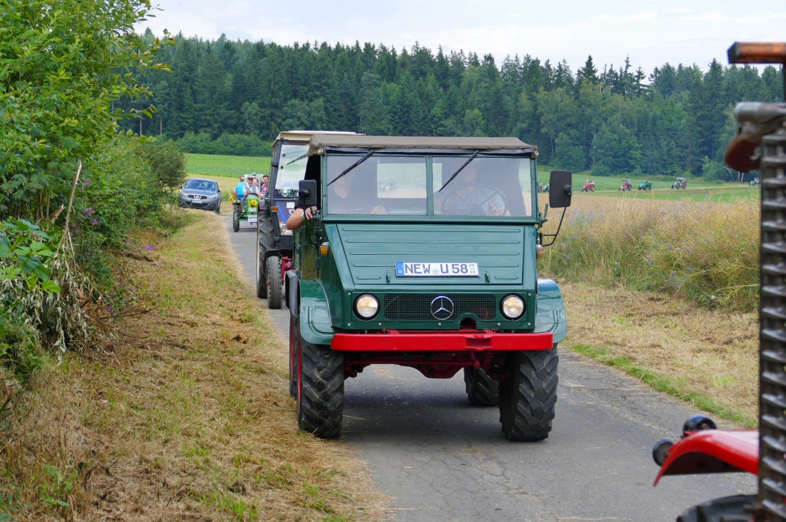 Foto: Martin Zehrer - Traktortreffen 2016 in Oberwappenöst<br />
Trotz Regen am Vormittag kamen an diesem Sonntag ca. 120 Oldtimer-Bulldogs und unzählige Besucher. Zum Mittag hin klarte das Wetter  