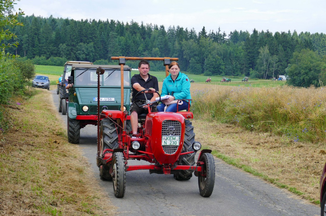 Foto: Martin Zehrer - Traktortreffen 2016 in Oberwappenöst<br />
Trotz Regen am Vormittag kamen an diesem Sonntag ca. 120 Oldtimer-Bulldogs und unzählige Besucher. Zum Mittag hin klarte das Wetter  