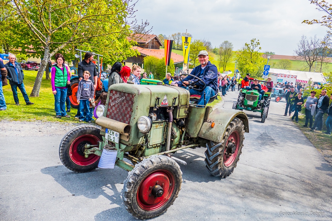 Foto: Martin Zehrer - Bulldogtreffen Kirchenpingarten am 7. Mai 2017: auf gehts zur Rundfahrt mit ca. 300 Traktoren...  