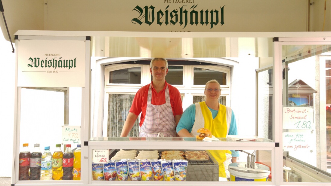 Foto: Martin Zehrer - In Weiden...<br />
Ein leckeres Paar Bratwürste beim Weishäupl für 1,50Euro - perfekt ;-) 