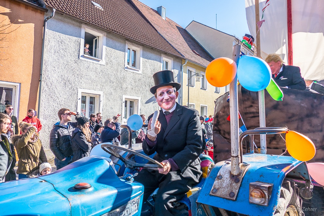 Foto: Martin Zehrer - Fasching in Waldeck 2017... viele Narren, lustiges Volk und Hammer-Wetter :-) 