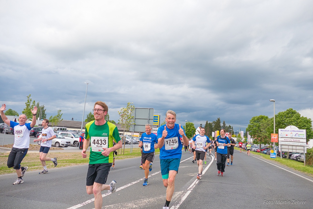 Foto: Martin Zehrer - Nofi-Lauf 2017: Start am Stadtplatz und Ziel beim Siemens... 5,9 Kilometer durch Kemnath und rund herum. Mehr als 8000 Teilnehmer fanden sich in Kemnath zusammen um die S 