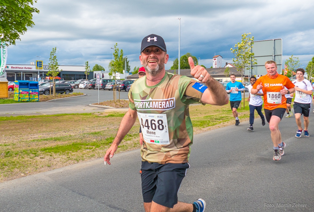 Foto: Martin Zehrer - Nofi-Lauf 2017: Start am Stadtplatz und Ziel beim Siemens... 5,9 Kilometer durch Kemnath und rund herum. Mehr als 8000 Teilnehmer fanden sich in Kemnath zusammen um die S 