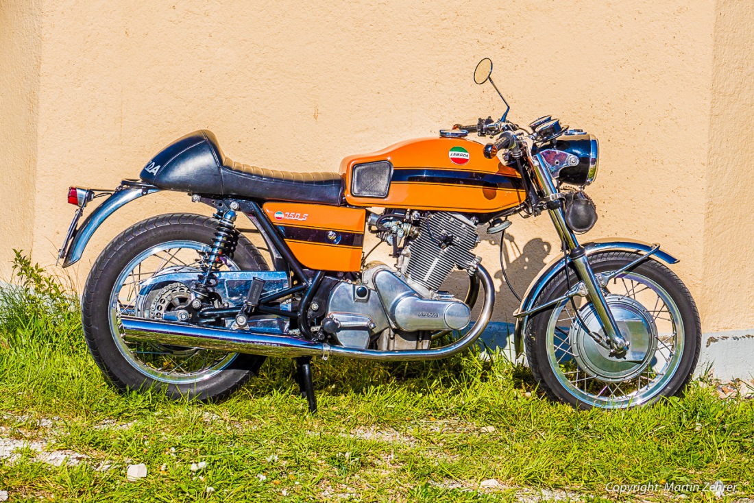 Foto: Martin Zehrer - Laverda-Treffen in der Lumperer-Hall in Trabitz. Ca. 60 Motorräder der italienischen Marke Laverda trafen sich am Wochenende vom 6. bis zum 8. Mai zum gemütlichen Beisamm 